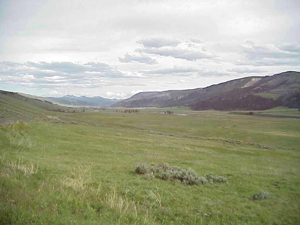 lamarvalley.jpg (64140 bytes)